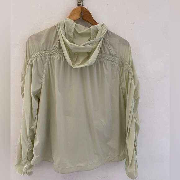 Athleta S Expedition Jacket Celadon Tint Green Light Green Hooded Windbreaker - Picture 6 of 10